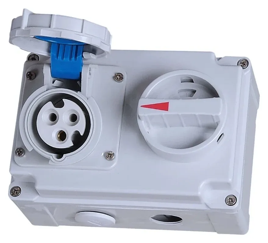 Base de superficie con interruptor y enclavamiento CEE 16A 3P IP67